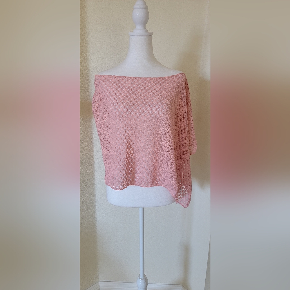 NWT Overlay Top Lace Rose, flattering drape by One. One size